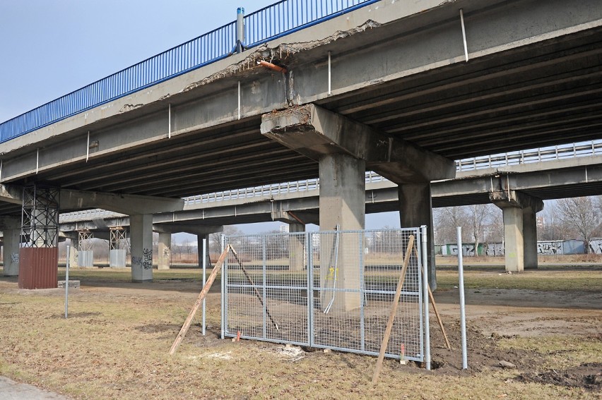 Trasa Katowicka: Trwają prace pod estakadą