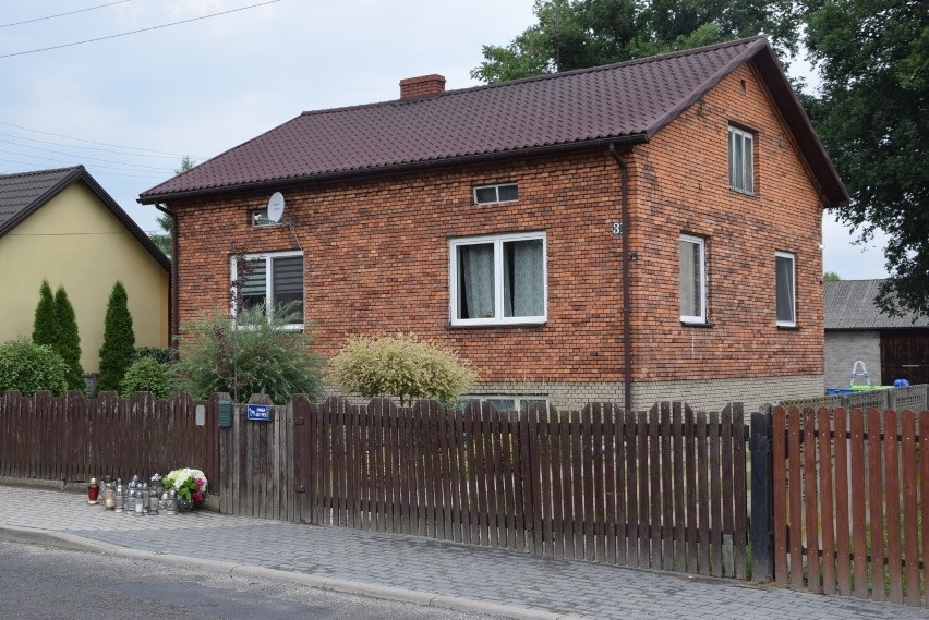 Śledztwo w sprawie potwornej zbrodni, która rozegrała się w jednym z domów w miejscowości Borowce (powiat częstochowski), zostało kolejny raz przedłużone