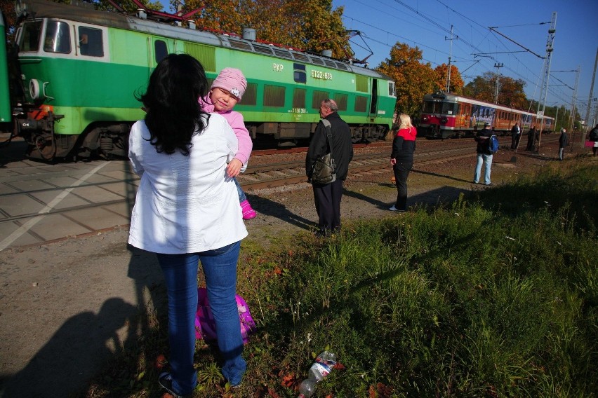 O krok od tragedii w Palędziu - dwa pociągi osobowe znalazły...