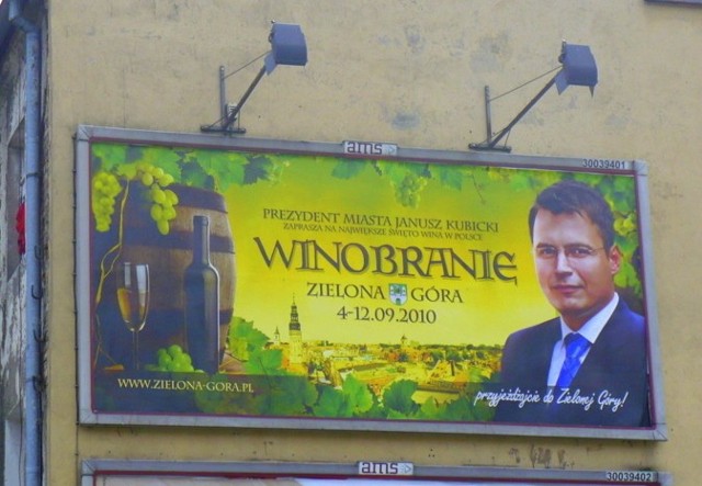 Billboard reklamujący Winobranie