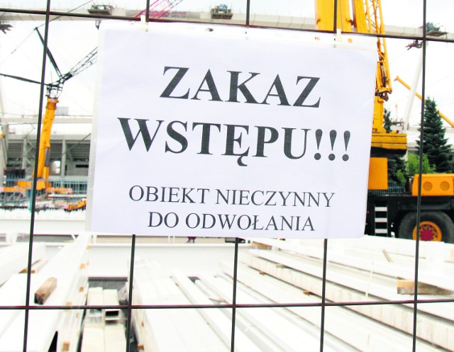 Kwiecień 2012Urząd marszałkowski ogłosił, że  termin zakończenia prac na gigancie znów został przesunięty. Obecnie to połowa przyszłego roku. Powód? Przeciągające się negocjacje z niemieckim projektantem nowych krokodyli.