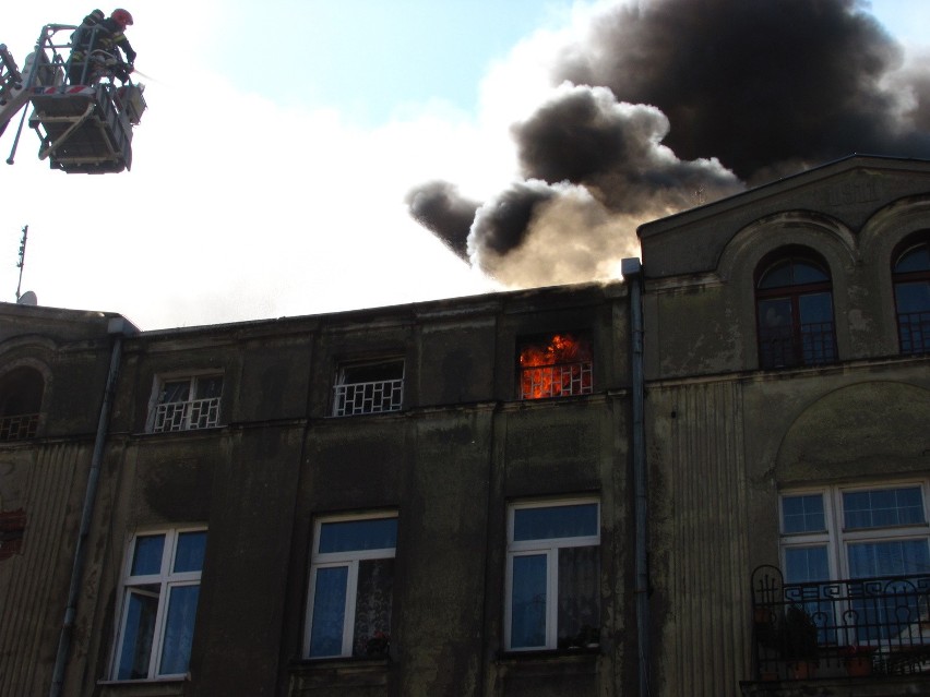 Pożar w mieszkaniu przy Zarzewskiej w Łodzi.