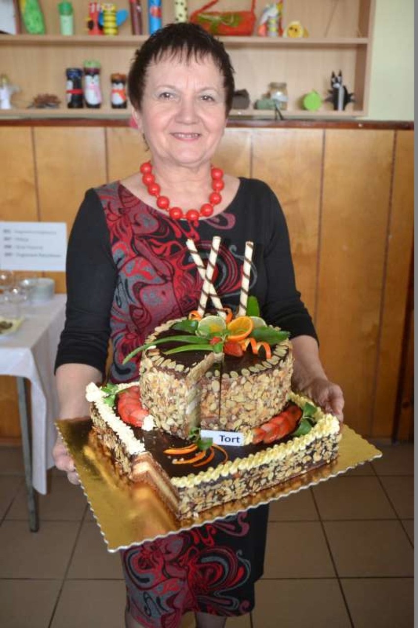 Tort biszkoptowy i Stefanka Teresy Urbaniak