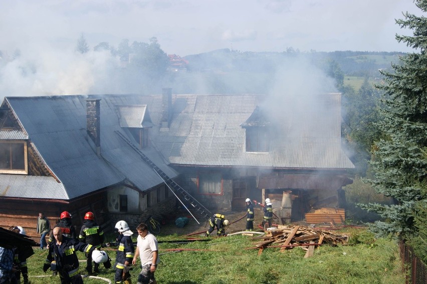 Według strażaków, w spalonym domu nie można mieszkać