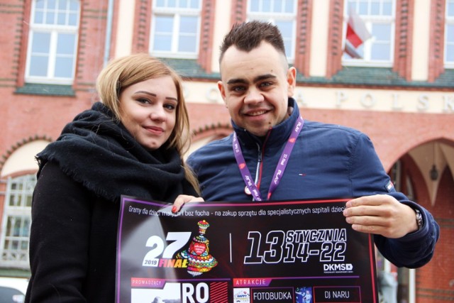 Oliwia Idziak i Maciej Szulce zapraszają na wielki finał WOŚP w Szkole Podstawowej nr 12 w Tczewie.