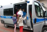 Policjanci z Kościerzyny spotkali się z dziećmi ze szkoły w Kaliskach