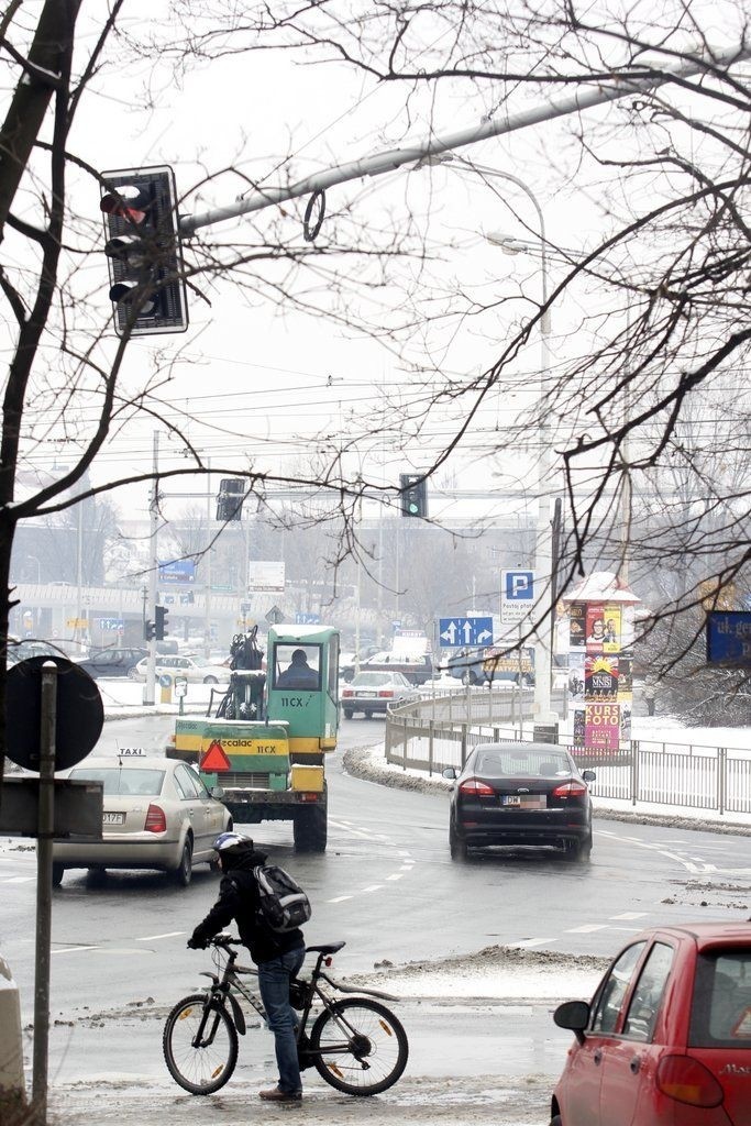 Wrocław: Przejeżdżasz na czerwonym? Drogówka łapie niepokornych kierowców (ZDJĘCIA)