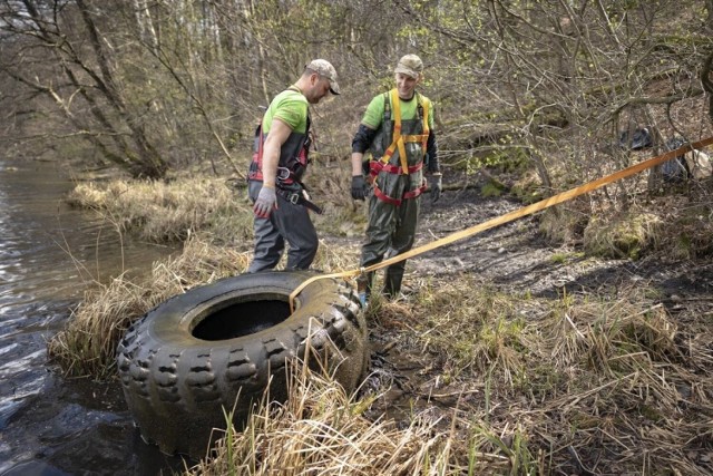 W ramach przedsięwzięcia "Kręci nas recykling" zorganizowanych zostało 68 akcji sprzątania terenów zielonych w różnych lokalizacjach. Zaangażowano ponad 1000 osób z całej Polski.