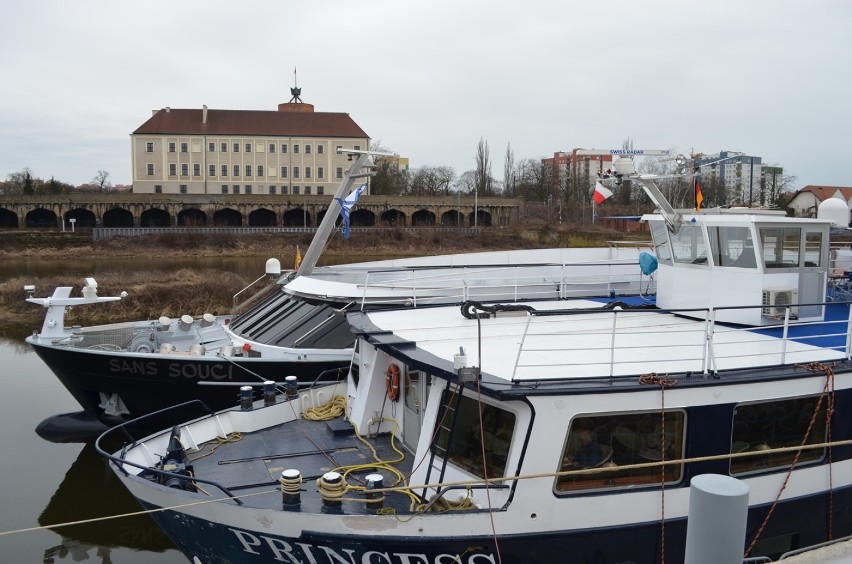 Głogowska marina ma gości - dwa turystyczne statki zza granicy (FOTO)