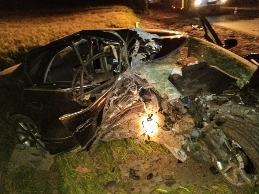Wypadek na trasie Sobiesierzno-Gortatowo. Auto uderzyło w...
