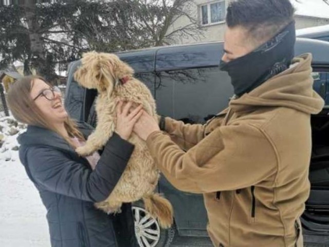 Dzięki policjantom z Głubczyc Maja wróciła do właścicielki.