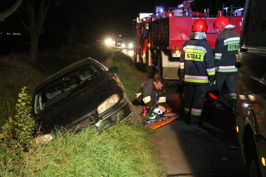 Wypadek na drodze Wrocław-Strzelin. Kierowca pijany? (ZDJĘCIA)