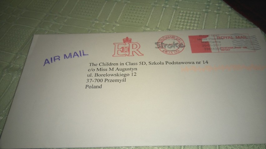 Uczniowie SP 14 dostali list od królowej Elżbiety II [FOTO]