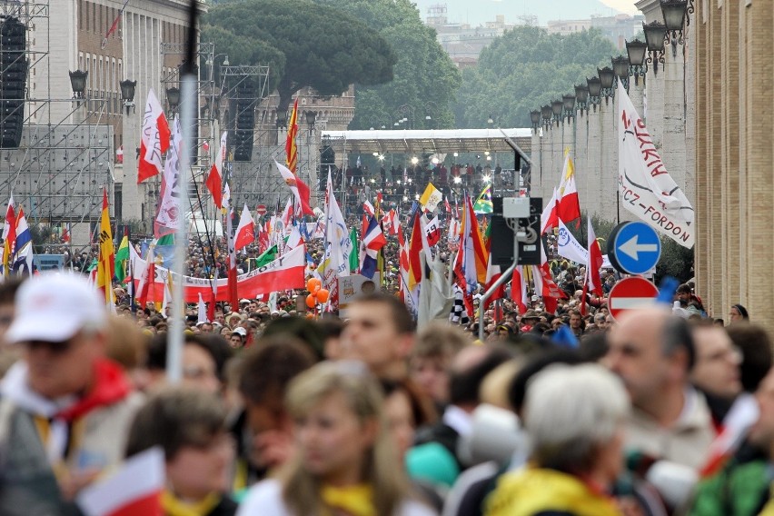 Beatyfikacja Jana Pawła II: tłumy wiernych w Rzymie [ZDJĘCIA]