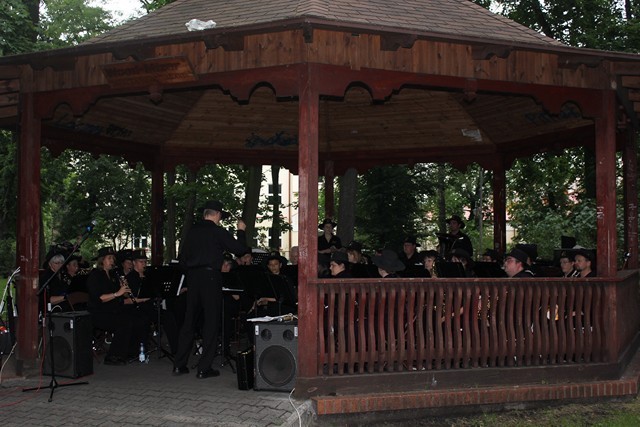 Orkiestra z Australii zagrała w parku Moniuszki w Kole