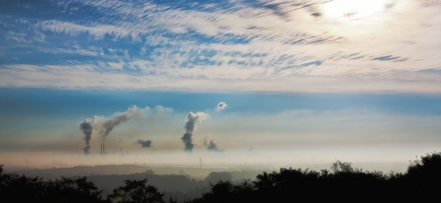 Smog w Warszawie będzie się utrzymywał. "Warunki sprzyjają zanieczyszczeniom"