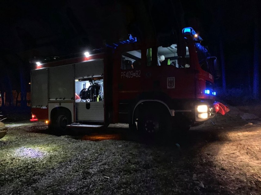 OSP Szamocin jechała do pożaru w byłym szpitalu. Okazało się, że ktoś rozpalił tam ognisko [ZDJĘCIA]