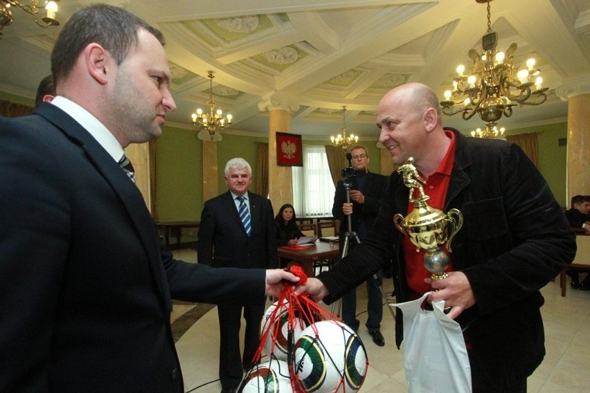 Krzysztof Hetman nagrodził piłkarskich juniorów (ZDJĘCIA)