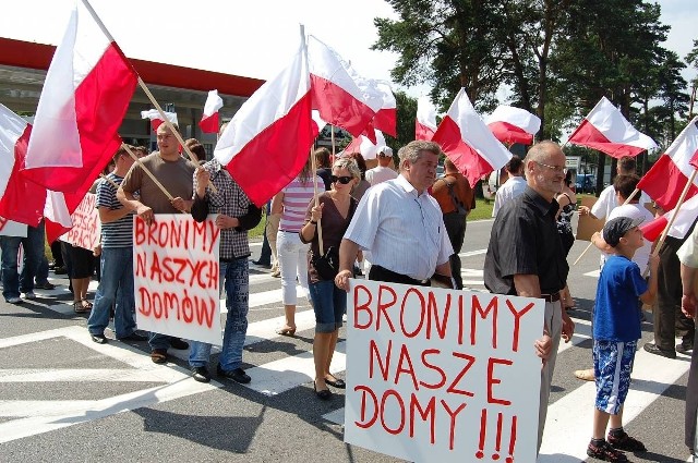 W Mostach protestowano wczoraj przeciwko planom wariantu południowego trasy S6.