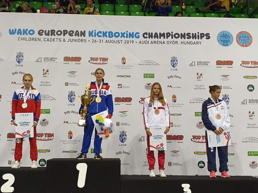 Powiat bełchatowski: Paulina Grzegòrska wywalczyła brąz w mistrzostwach Europy kickboxingu!