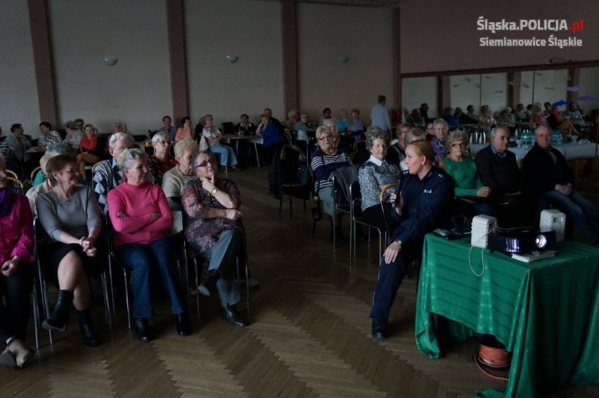 Na debatę pn. "Świadomy=Niewkręcony Senior" przyszło prawie 100 mieszkańców Siemianowic Śląskich