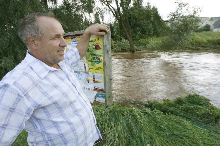 Radków: Mieszkańcy sprzątają po nawałnicy (Zdjęcia)