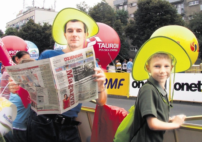 Mąż Damian i syn Szymon Danuty Mikiny z Radzionkowa kibicują...