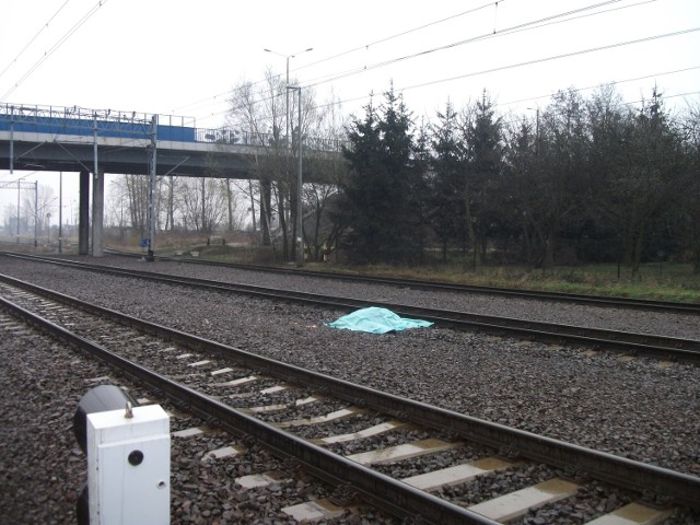 Po raz drugi w tym roku, w  Swarzędzu, na torach, w pobliżu wiaduktu nad linią kolejową  Poznań - Warszawa zginął człowiek
