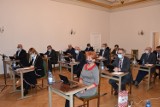Powiat kaliski: Radni uchwalili budżet na 2022 rok. Jak będą wyglądały dochody i wydatki samorządu?