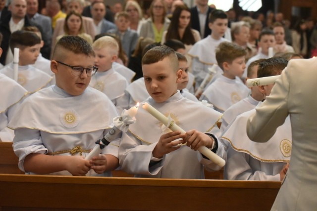 Pierwsza Komunia Św. uczniów SP nr 16 w parafii pw. Najświętszego Ciała i Krwi Chrystusa w Toruniu.