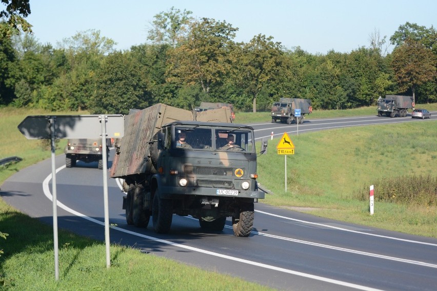 Kolumna licząca ponad 20 samochodów ruszyła rano z Chełmna...