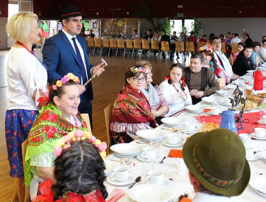 Góralski bal Środowiskowych Domów Samopomocy. Zobacz zdjęcia 