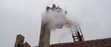 Sezon grzewczy już w pełni. Pleszewscy strażacy coraz częściej są wzywani do pożarów sadzy w kominie