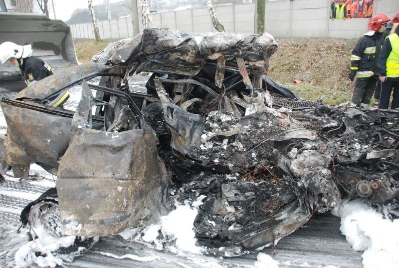 Tragiczny wypadek w gminie Ząbkowice Śląskie. Dwie osoby nie żyją (ZDJĘCIA)