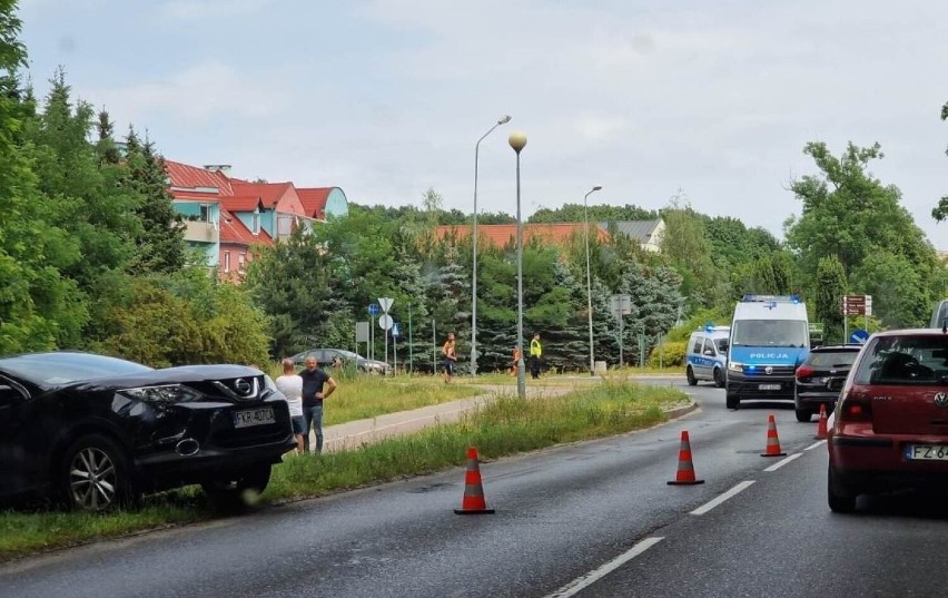 Dwa auta zderzyły się na al. Wojska Polskiego