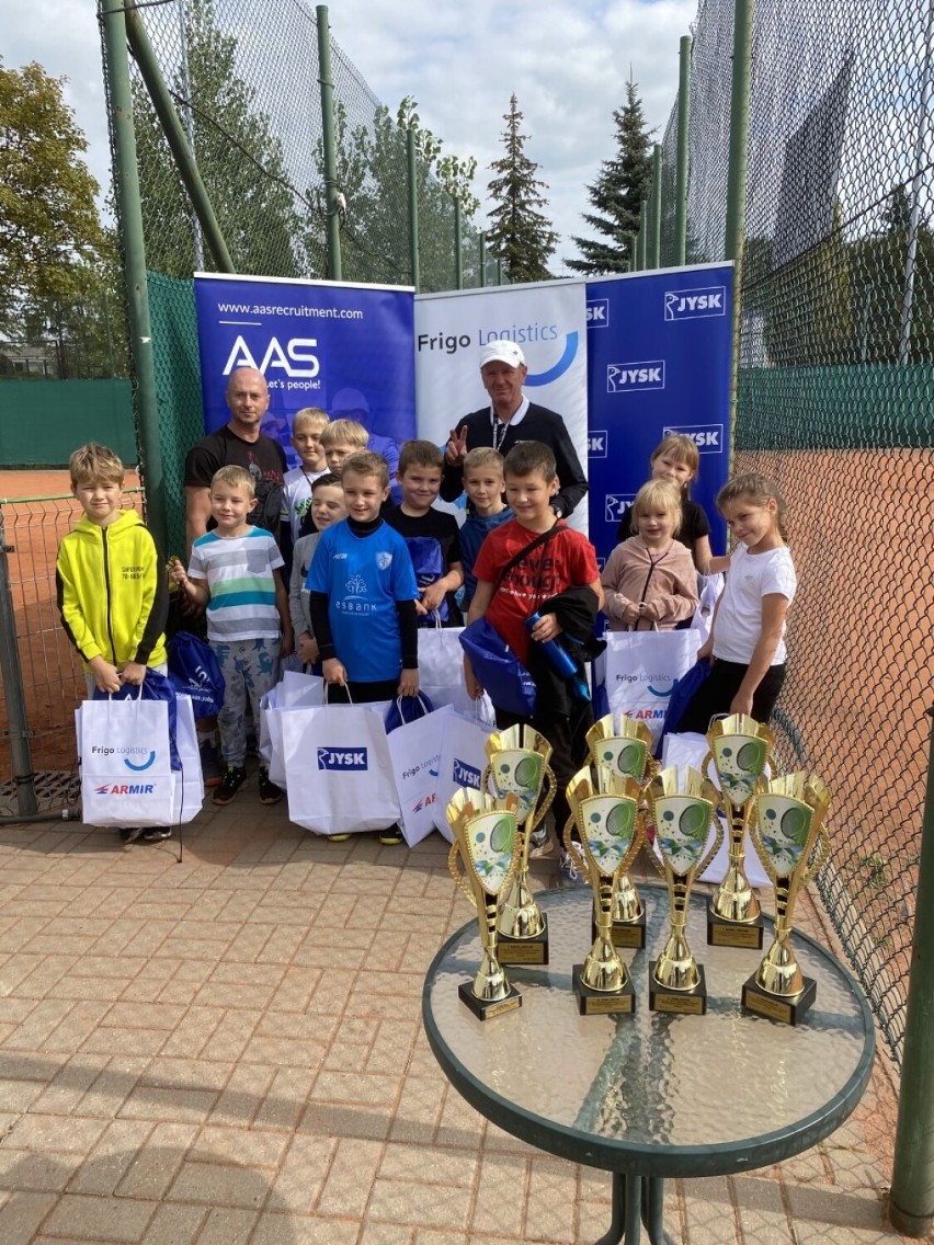 Turniej tenisa ziemnego Stowarzyszenia Era Tenisa z Radomska. ZDJĘCIA