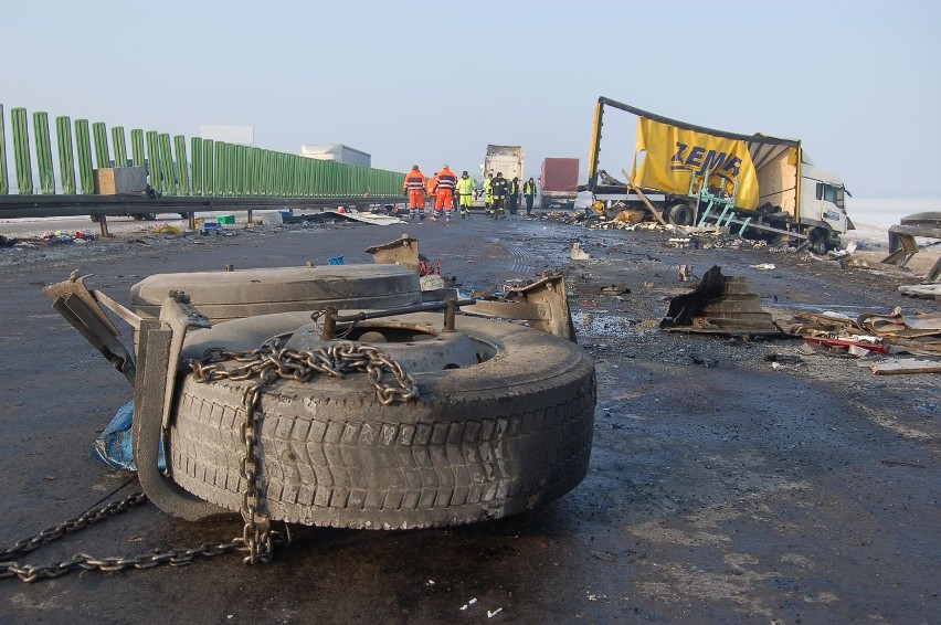 Tragiczny wypadek na autostradzie A4. (ZOBACZ ZDJĘCIA)