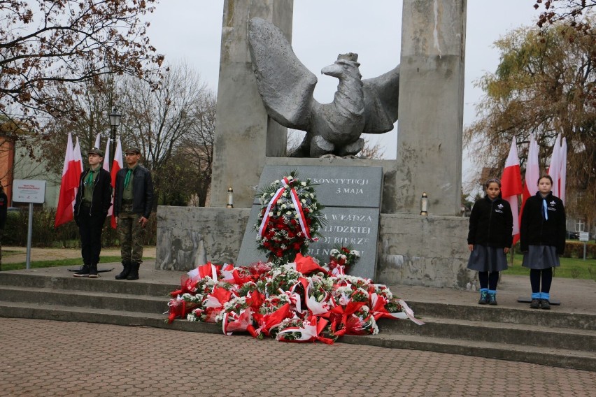 Uroczystości miejskie i powiatowe z okazji 104. rocznicy odzyskania przez Polskę niepodległości w Aleksandrowie Kujawskim [zdjęcia]