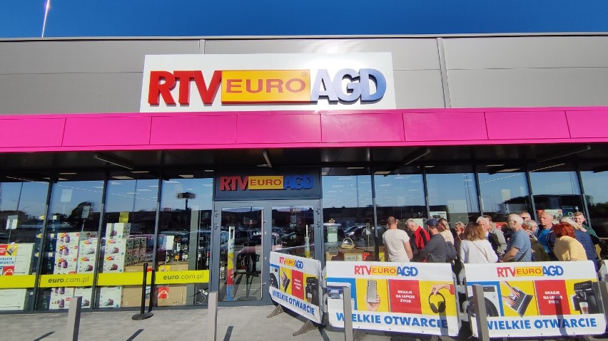 Ponad 200 osób czekało na otwarcie sklepu RTV Euro AGD w...