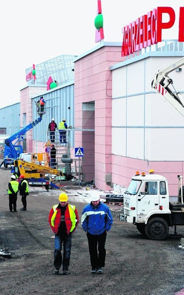 W środę cały dzień trwały prace przy Plazie Zgorzelec