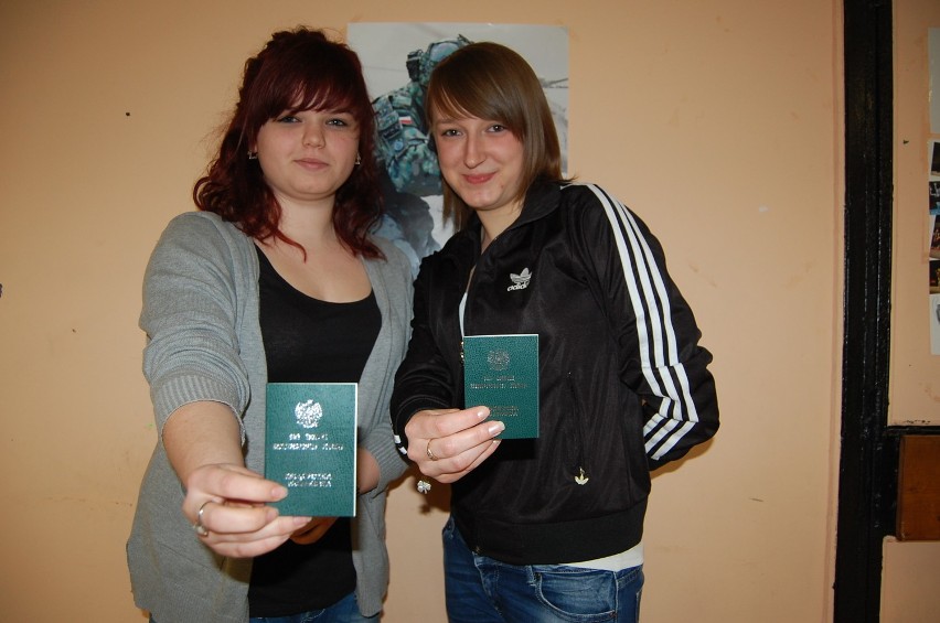 Sylwia Bigaj (po lewej) i Karolina Garnek (po prawej) z...