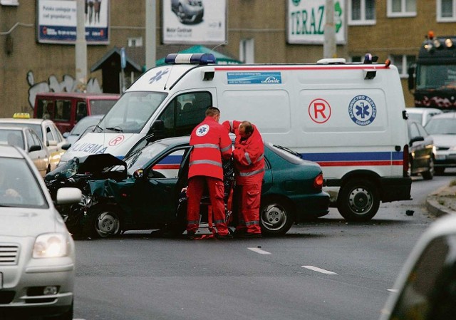 Nowe ambulanse zastąpią karetki stare i wyeksploatowane, a więc niebezpieczne dla chorych i ratowników