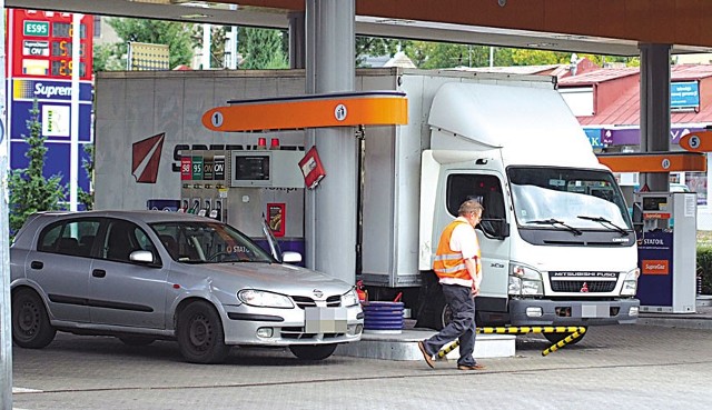 Niestety, zdaniem analityków, na stacjach będzie jeszcze drożej. fot. Jarosław Ziarek