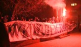 Bójka kibiców GKS - Ruch pod kopalnią "Wujek" [FILM]: Kibole zakłócili uroczystość!