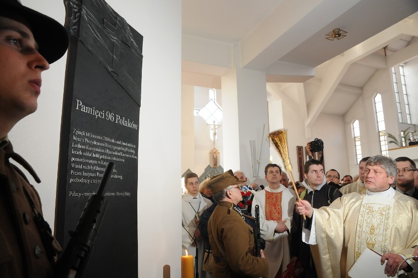 Kraków: tablica upamiętniająca katastrofę Smoleńską w kościele św. Józefa [ZDJĘCIA]