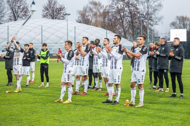 Pod koniec tegorocznych zmagań o ligowe punkty Sandecja pokonała Zagłębie Sosnowiec 4:1 i zremisowała z Wisłą Kraków 1:1