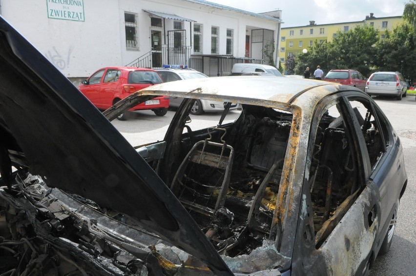 Ul. Tymiankowa: Pożar pięciu samochodów