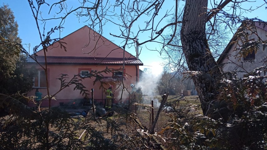 Pożar kotłowni w domu w Stubnie w powiecie przemyskim. Wyjechali strażacy z trzech jednostek [ZDJĘCIA]