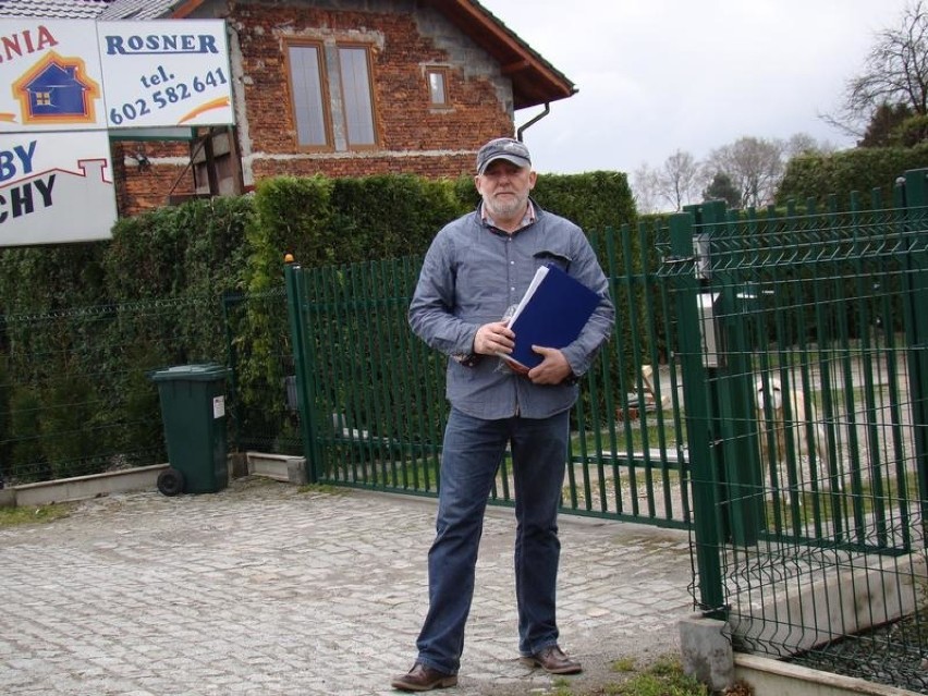 Jawiszowice. Niebezpiecznie na ul. Łęckiej. Auta wpadają do ogrodków i na podwórka