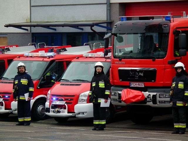 Nowe samochody i sprzęt dla strażaków [ZDJĘCIA, FILM]